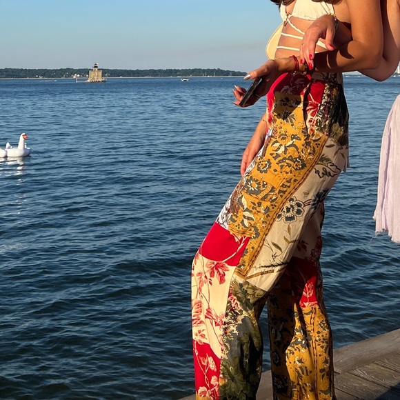 Satin printed pants - Picture 2 of 6